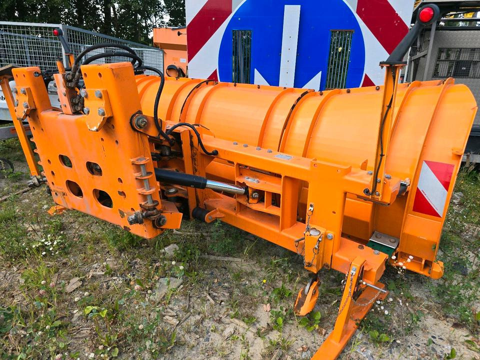 Bucher Schneepflug Ramox 300 NGR Schneeschieber Schneeschild Winterdienst Räumschild passend für Unimog 405/10 405/12 UGE UGN U300 U 300 400 500 - Schneepflug: das Bild 1 Bucher Schneepflug Ramox 300 NGR Schneeschieber Schneeschild Winterdienst Räumschild passend für Unimog 405/10 405/12 UGE UGN U300 U 300 400 500 - Schneepflug: das Bild 1