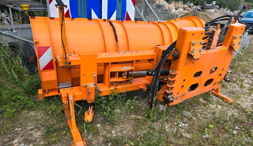 Bucher Schneepflug Ramox 300 NGR Schneeschieber Schneeschild Winterdienst Räumschild passend für Unimog 405/10 405/12 UGE UGN U300 U 300 400 500 - Schneepflug: das Bild 2 Bucher Schneepflug Ramox 300 NGR Schneeschieber Schneeschild Winterdienst Räumschild passend für Unimog 405/10 405/12 UGE UGN U300 U 300 400 500 - Schneepflug: das Bild 2