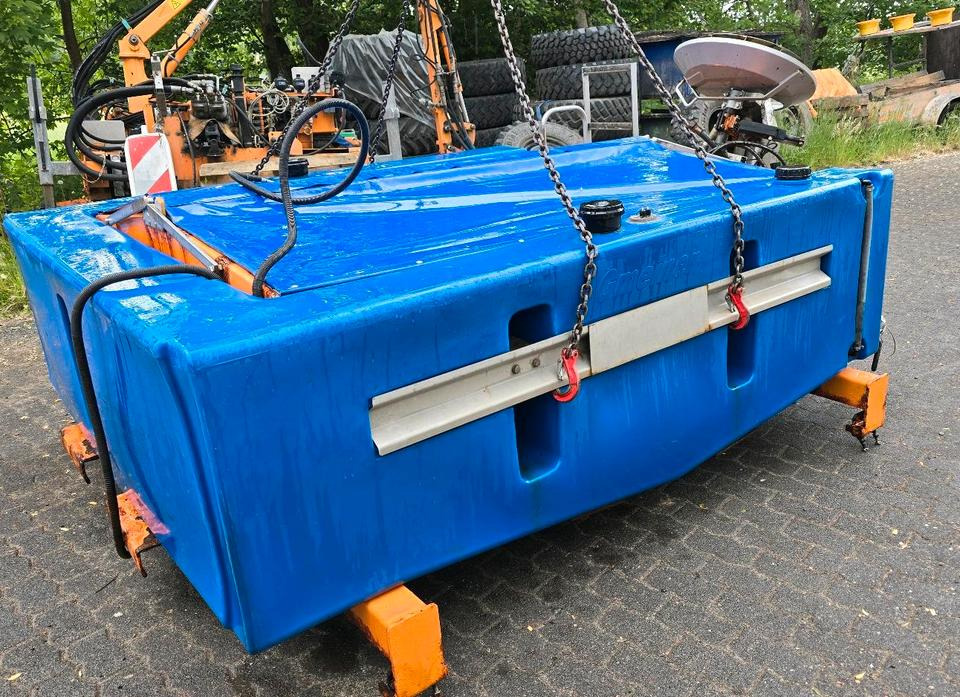 Gmeiner STA 2000 C Salzstreuer für Unimog UGN UGE 424 427 405 U300 U 300 400 500 MERCEDES-BENZ 218 219 318 323 423 427 327 430 429 430 435 Salzsilo Streuautomat Winterdienst - Salzstreuer: das Bild 2 Gmeiner STA 2000 C Salzstreuer für Unimog UGN UGE 424 427 405 U300 U 300 400 500 MERCEDES-BENZ 218 219 318 323 423 427 327 430 429 430 435 Salzsilo Streuautomat Winterdienst - Salzstreuer: das Bild 2