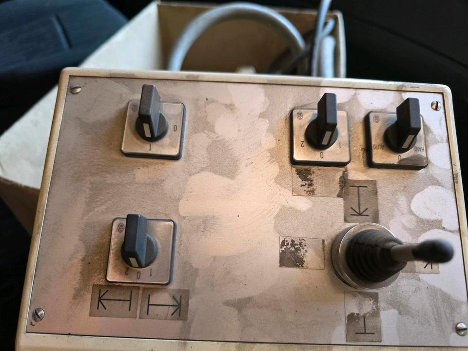 Leitpfostenwaschgerät WV 3-L Wassenberg Schmidt Drutzel für Unimog 405 U290 300 400 500 427 424 318 218 430 Leitpfosten - Kehrbesen: das Bild 5 Leitpfostenwaschgerät WV 3-L Wassenberg Schmidt Drutzel für Unimog 405 U290 300 400 500 427 424 318 218 430 Leitpfosten - Kehrbesen: das Bild 5