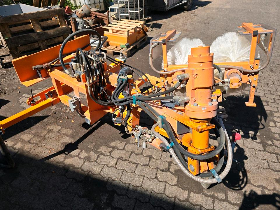 Leitpfostenwaschgerät WV 3-L Wassenberg Schmidt Drutzel für Unimog 405 U290 300 400 500 427 424 318 218 430 Leitpfosten - Kehrbesen: das Bild 3 Leitpfostenwaschgerät WV 3-L Wassenberg Schmidt Drutzel für Unimog 405 U290 300 400 500 427 424 318 218 430 Leitpfosten - Kehrbesen: das Bild 3