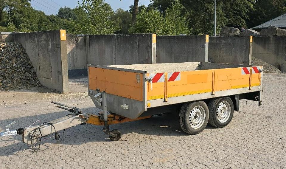 Mersch Hochlader Tieflader mit Auffahrrampen Anhänger PKW Tandemanhänger Wechselzugöse Höhenverstellbare Zugdeichsel - Pritschenanhänger/ Plattformanhänger: das Bild 1 Mersch Hochlader Tieflader mit Auffahrrampen Anhänger PKW Tandemanhänger Wechselzugöse Höhenverstellbare Zugdeichsel - Pritschenanhänger/ Plattformanhänger: das Bild 1