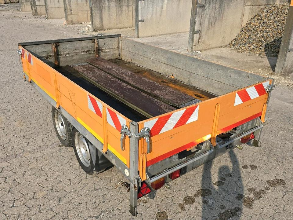Mersch Hochlader Tieflader mit Auffahrrampen Anhänger PKW Tandemanhänger Wechselzugöse Höhenverstellbare Zugdeichsel - Pritschenanhänger/ Plattformanhänger: das Bild 5 Mersch Hochlader Tieflader mit Auffahrrampen Anhänger PKW Tandemanhänger Wechselzugöse Höhenverstellbare Zugdeichsel - Pritschenanhänger/ Plattformanhänger: das Bild 5