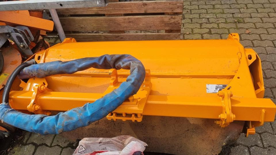 Mulag UMK12 aus 2016 für Mähausleger FME MKM Böschungsmulcher Böschungsmäher Seitenmulcher Randstreifenmäher für Unimog U400 405 u 300 500 427 Dücker - Schlegelmäher/ Mulcher: das Bild 1 Mulag UMK12 aus 2016 für Mähausleger FME MKM Böschungsmulcher Böschungsmäher Seitenmulcher Randstreifenmäher für Unimog U400 405 u 300 500 427 Dücker - Schlegelmäher/ Mulcher: das Bild 1