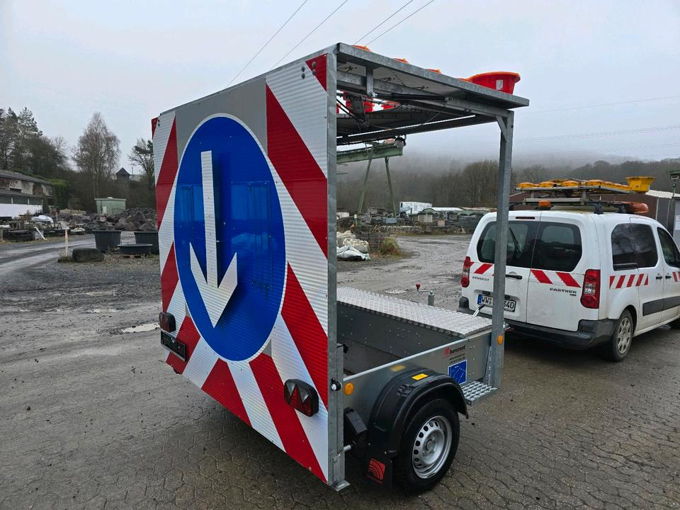 Neue Horizont 2024 FAT LED Absperrtafel VZ616 Verkehrssicherungsanhänger Arbis Verkehrsleittafel Verkehrsleitanhänger Horizont GPS Trebbiner - Baugeräte, Anhänger: das Bild 5 Neue Horizont 2024 FAT LED Absperrtafel VZ616 Verkehrssicherungsanhänger Arbis Verkehrsleittafel Verkehrsleitanhänger Horizont GPS Trebbiner - Baugeräte, Anhänger: das Bild 5