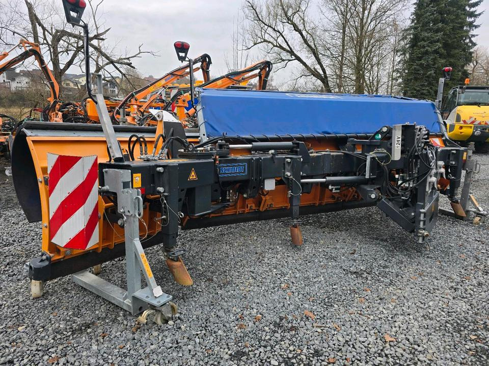 Neuer Schneepflug Schmidt ML 51-A 5,1m Schneeschild mit 24v Hydraulikanlage Schneeschieber Schmidt passend für LKW Autobahn Winterdienst - Schneepflug: das Bild 2 Neuer Schneepflug Schmidt ML 51-A 5,1m Schneeschild mit 24v Hydraulikanlage Schneeschieber Schmidt passend für LKW Autobahn Winterdienst - Schneepflug: das Bild 2