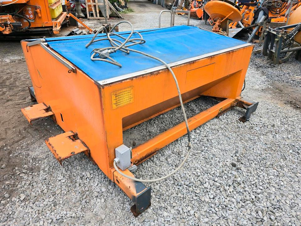 Salzstreuer Gmeiner STA 2000 C für Unimog UGN UGE 424 427 405 U300 U 300 400 500 MERCEDES-BENZ 218 219 318 323 423 427 327 430 429 430 435 Salzsilo Streuautomat Winterdienst - Salzstreuer: das Bild 2 Salzstreuer Gmeiner STA 2000 C für Unimog UGN UGE 424 427 405 U300 U 300 400 500 MERCEDES-BENZ 218 219 318 323 423 427 327 430 429 430 435 Salzsilo Streuautomat Winterdienst - Salzstreuer: das Bild 2