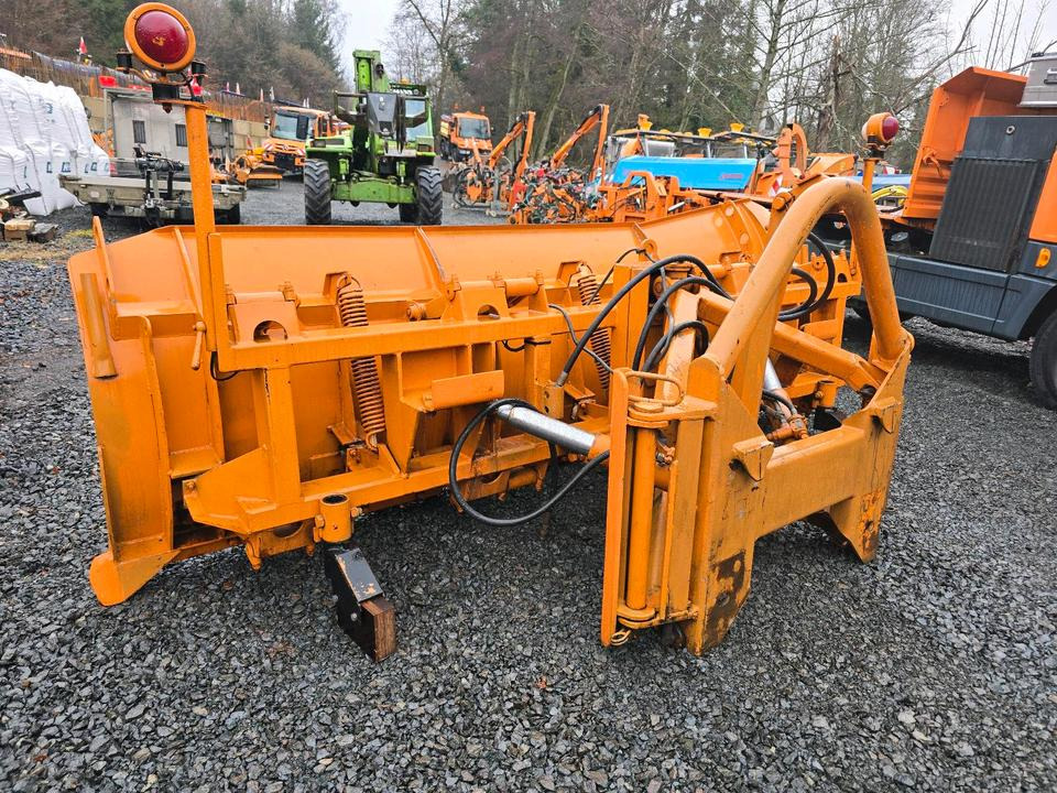 Schmidt MF 2.4 3m. Schneeschieber Schneeschild Winterdienst Räumschild Schneepflug passend für Traktor Unimog 405 UGE UGN Fronthydraulik - Schneepflug: das Bild 1 Schmidt MF 2.4 3m. Schneeschieber Schneeschild Winterdienst Räumschild Schneepflug passend für Traktor Unimog 405 UGE UGN Fronthydraulik - Schneepflug: das Bild 1