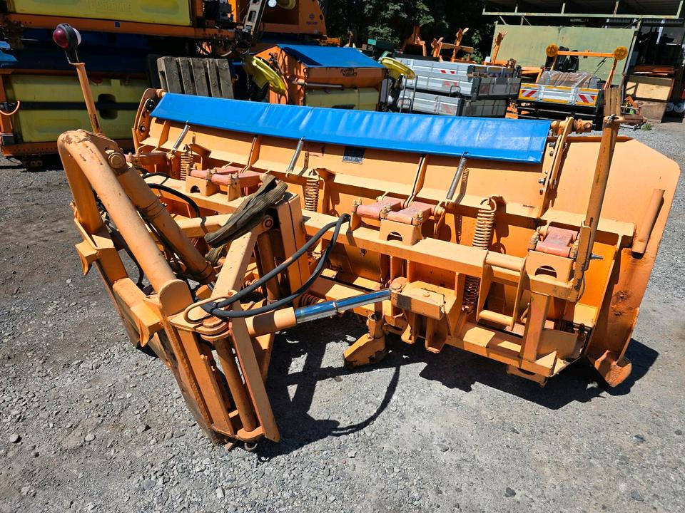 Schmidt Schneepflug MF 2.4 Schneeschieber Schneeschild Winterdienst Räumschild passend für Unimog 405/10 405/12 UGE UGN U300 U 300 400 500 - Schneepflug: das Bild 2 Schmidt Schneepflug MF 2.4 Schneeschieber Schneeschild Winterdienst Räumschild passend für Unimog 405/10 405/12 UGE UGN U300 U 300 400 500 - Schneepflug: das Bild 2