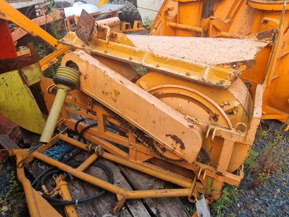Schmidt Schneeschleuder S1 Schneefräse Schneepflug Schneeschild Scheeschieber Winterdienst Unimog 405 427 423 500 400 300 Beilhack - Schneepflug: das Bild 4 Schmidt Schneeschleuder S1 Schneefräse Schneepflug Schneeschild Scheeschieber Winterdienst Unimog 405 427 423 500 400 300 Beilhack - Schneepflug: das Bild 4