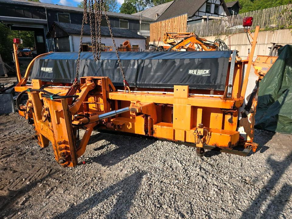 Schneepflug Beilhack PV 4m. Schneeschild Schneeschieber Schmidt Epoke passend für LKW Unimog 424 427 405 U 300 400 500 318 323 423 218 430 429 530 527 535 Mercedes-Benz Winterdienst - Schneepflug: das Bild 2 Schneepflug Beilhack PV 4m. Schneeschild Schneeschieber Schmidt Epoke passend für LKW Unimog 424 427 405 U 300 400 500 318 323 423 218 430 429 530 527 535 Mercedes-Benz Winterdienst - Schneepflug: das Bild 2