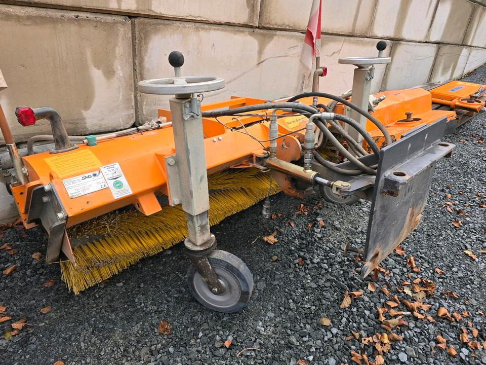 Sobernheimer FKM 1.8F Kehrmaschine für Multicar Straßenkehrmaschine Kehrbesen für Multicar Tremo Iseki Kubota - Kehrbesen: das Bild 5 Sobernheimer FKM 1.8F Kehrmaschine für Multicar Straßenkehrmaschine Kehrbesen für Multicar Tremo Iseki Kubota - Kehrbesen: das Bild 5