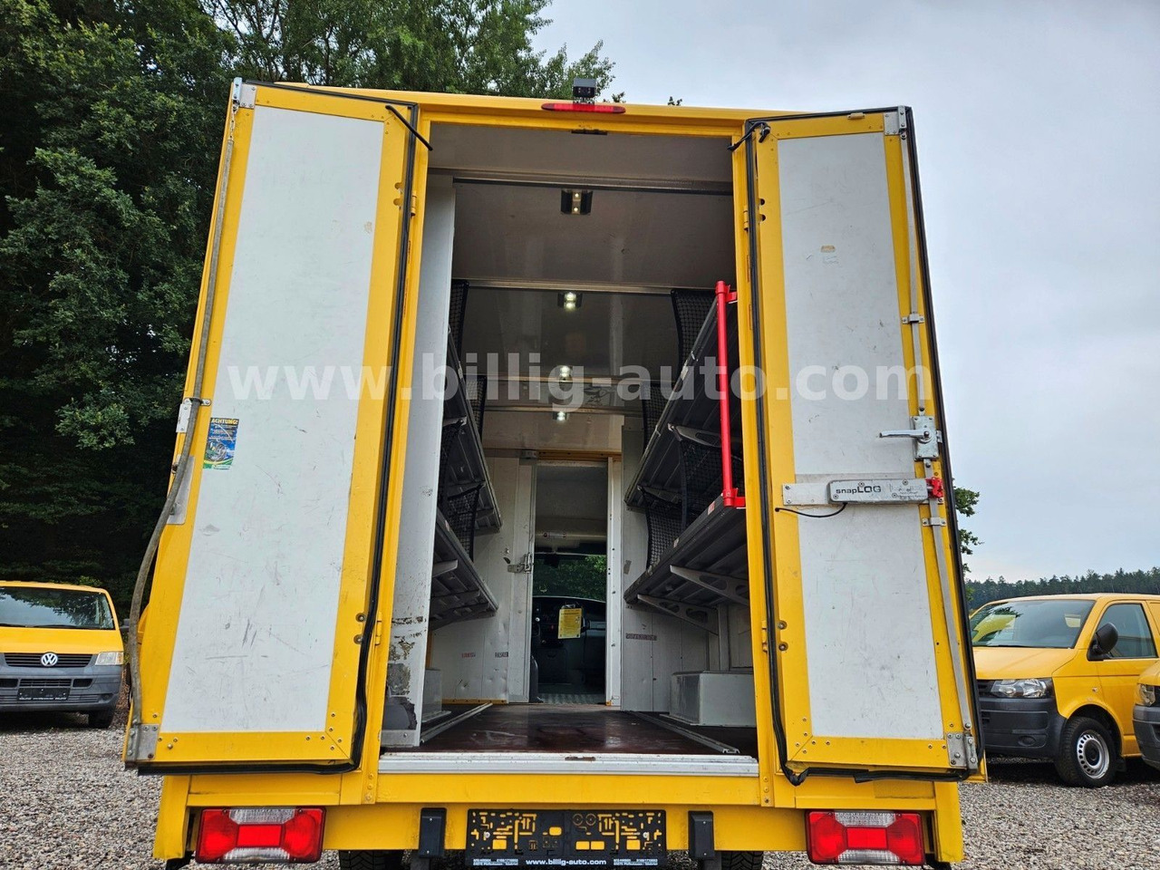 Iveco Daily 1.Hand*EU4* Regale Integralkoffer DHL POST - Verkaufsfahrzeug: das Bild 5 Iveco Daily 1.Hand*EU4* Regale Integralkoffer DHL POST - Verkaufsfahrzeug: das Bild 5
