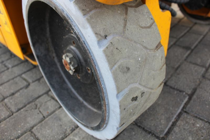 Scherenbühne JCB podnośnik nożycowy elektryczny 12 m JCB S3246E: das Bild 15