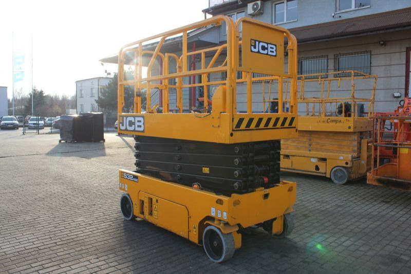 JCB podnośnik nożycowy elektryczny 12 m JCB S3246E electric scissor lift - Scherenbühne: das Bild 5 JCB podnośnik nożycowy elektryczny 12 m JCB S3246E electric scissor lift - Scherenbühne: das Bild 5