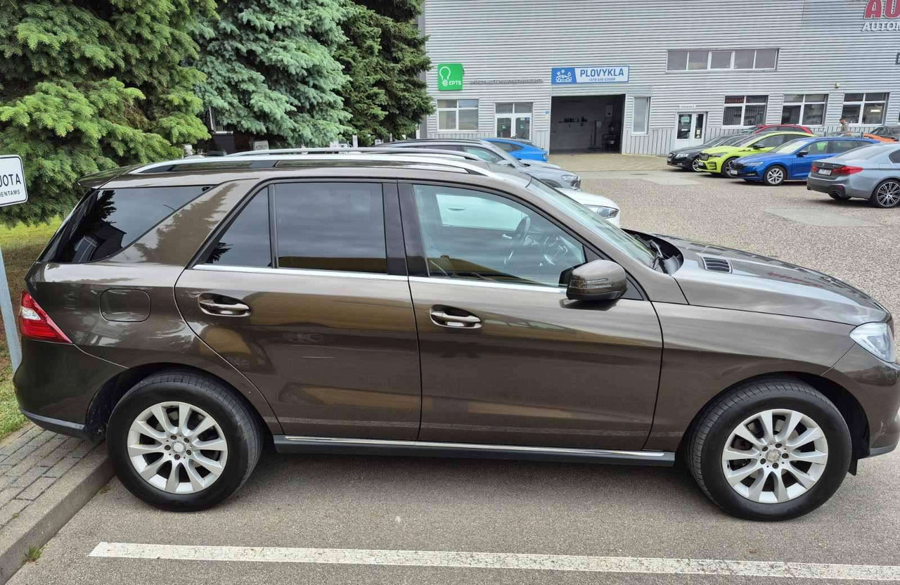 Mercedes-Benz ML350 - SUV/ Geländewagen: das Bild 4 Mercedes-Benz ML350 - SUV/ Geländewagen: das Bild 4