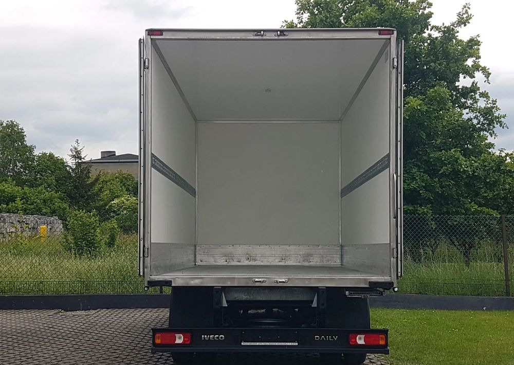 Iveco 72-180 DAILY 8EP KONTENER IZOTERMA 4,16x2,10x2,09 DMC 7200 KG KLIMATRONIK TEMPOMAT KRAJOWY - Koffer LKW: das Bild 5 Iveco 72-180 DAILY 8EP KONTENER IZOTERMA 4,16x2,10x2,09 DMC 7200 KG KLIMATRONIK TEMPOMAT KRAJOWY - Koffer LKW: das Bild 5