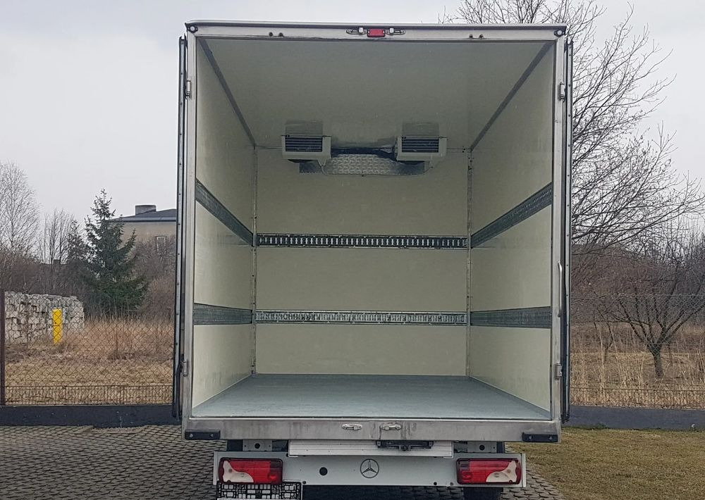 Mercedes-Benz Sprinter CHŁODNIA 8EP IZOTERMA AGREGAT ZANOTTI 4,12x2,15x2,30 KLIMA 314CDI - Kühltransporter: das Bild 5 Mercedes-Benz Sprinter CHŁODNIA 8EP IZOTERMA AGREGAT ZANOTTI 4,12x2,15x2,30 KLIMA 314CDI - Kühltransporter: das Bild 5