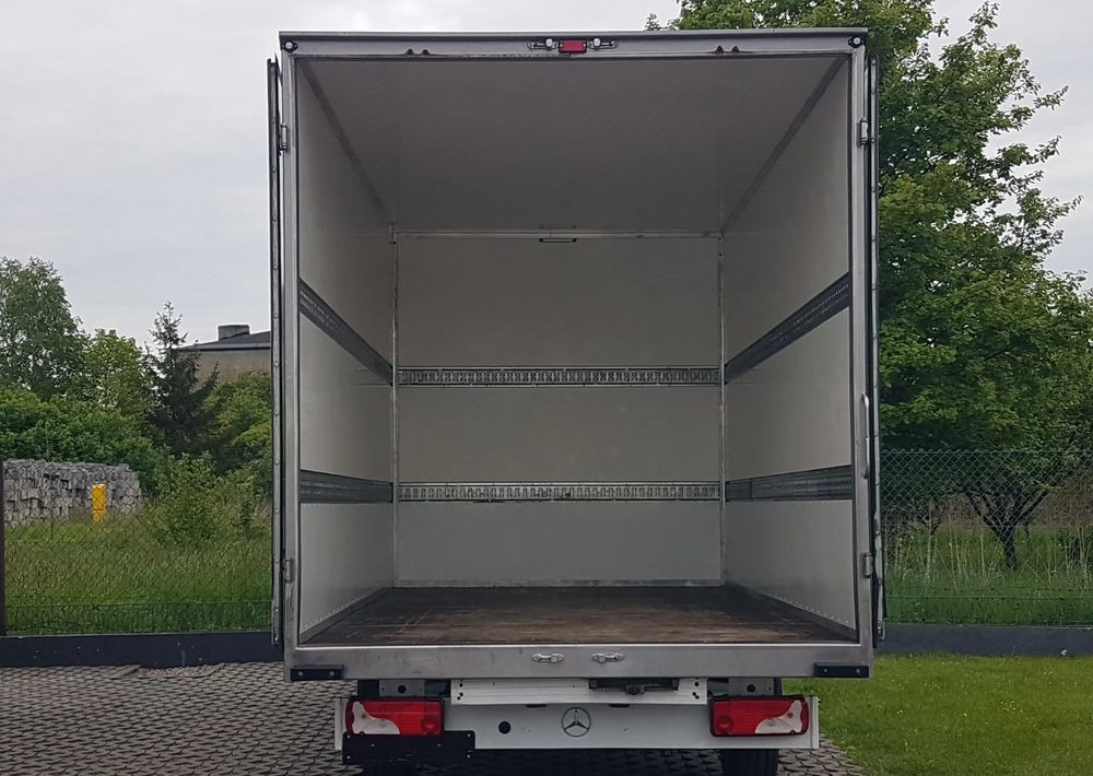 Mercedes-Benz Sprinter KONTENER 8EP 4,12x2,15x2,30 KLIMA 314 CDI MANUAL KRAJOWY AC - Koffer Transporter: das Bild 5 Mercedes-Benz Sprinter KONTENER 8EP 4,12x2,15x2,30 KLIMA 314 CDI MANUAL KRAJOWY AC - Koffer Transporter: das Bild 5