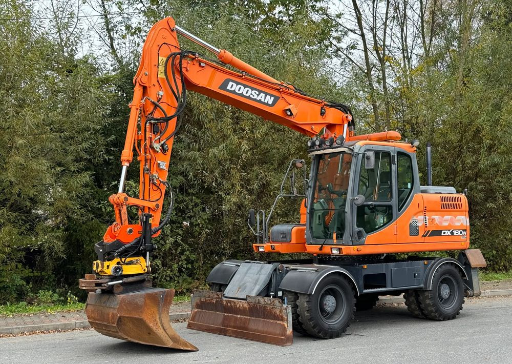 Doosan * DOOSAN DX160W *ROTOTILT* GPS 2D Leica * Sprowadzona * Stan Perfekcyjny * Koparka Kołowa * - Mobilbagger: das Bild 1 Doosan * DOOSAN DX160W *ROTOTILT* GPS 2D Leica * Sprowadzona * Stan Perfekcyjny * Koparka Kołowa * - Mobilbagger: das Bild 1