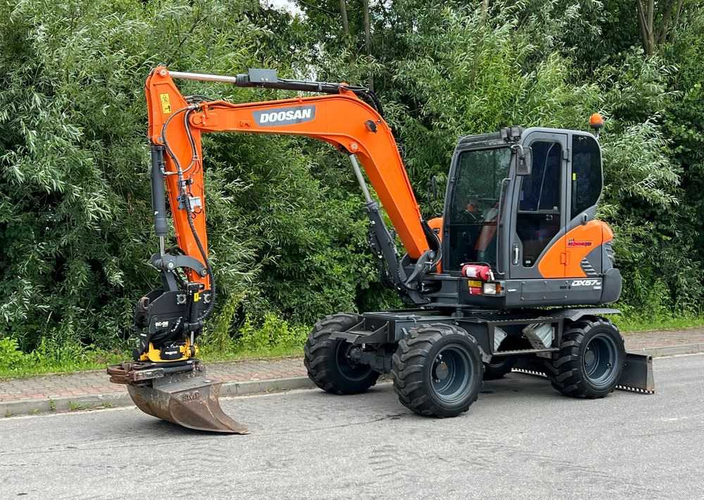 Doosan DOOSAN DX57W *ROTOTILT* 2200 Motogodzin * Jak Nowa * Sprowadzona * Stan Perfekcyjny - Mobilbagger: das Bild 1 Doosan DOOSAN DX57W *ROTOTILT* 2200 Motogodzin * Jak Nowa * Sprowadzona * Stan Perfekcyjny - Mobilbagger: das Bild 1