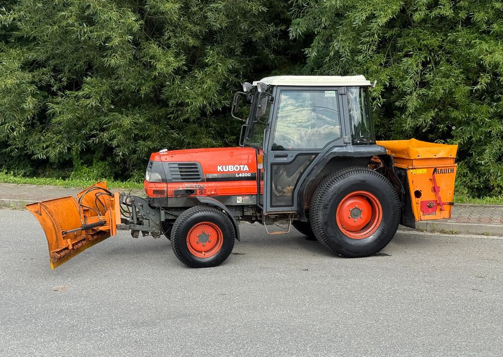 Traktor Kubota * Traktor KUBOTA L4200 * 4x4 * Pług Piaskarka * Wałek Przód Tył * Sprowadzony* Zimowe Utrzymanie: das Bild 16