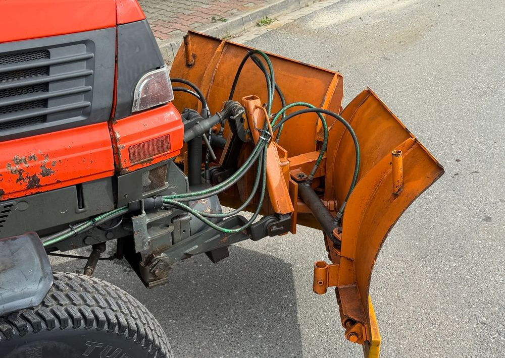 Traktor Kubota * Traktor KUBOTA L4200 * 4x4 * Pług Piaskarka * Wałek Przód Tył * Sprowadzony* Zimowe Utrzymanie: das Bild 6