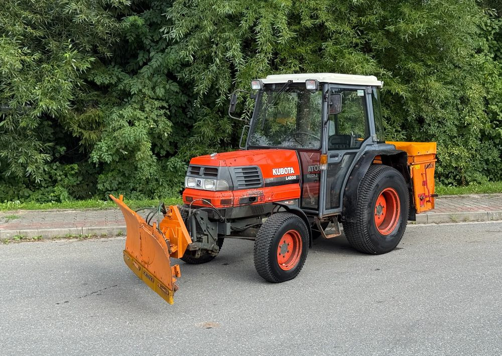 Traktor Kubota * Traktor KUBOTA L4200 * 4x4 * Pług Piaskarka * Wałek Przód Tył * Sprowadzony* Zimowe Utrzymanie: das Bild 15