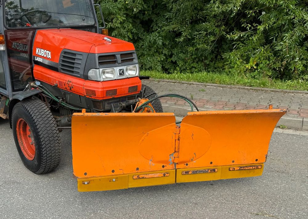 Traktor Kubota * Traktor KUBOTA L4200 * 4x4 * Pług Piaskarka * Wałek Przód Tył * Sprowadzony* Zimowe Utrzymanie: das Bild 13