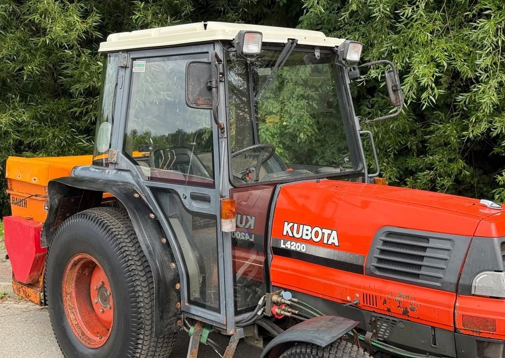 Traktor Kubota * Traktor KUBOTA L4200 * 4x4 * Pług Piaskarka * Wałek Przód Tył * Sprowadzony* Zimowe Utrzymanie: das Bild 14