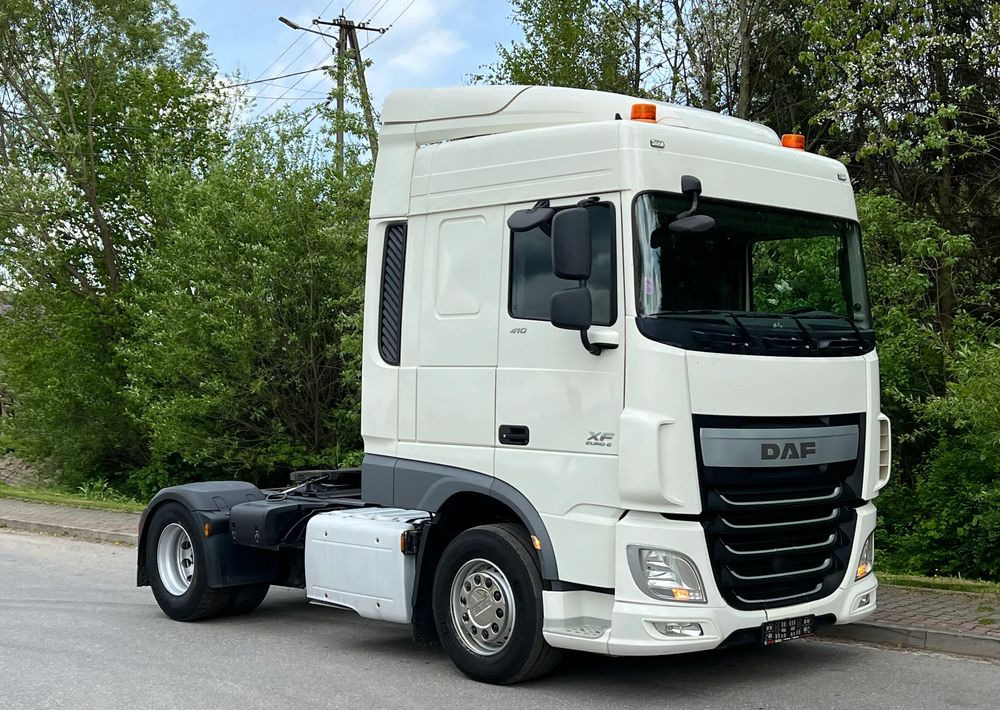 DAF * DAF XF 106 * SPROWADZONY * SUPER STAN CIĄGNIK SIODŁOWY Euro 6 - Sattelzugmaschine: das Bild 1 DAF * DAF XF 106 * SPROWADZONY * SUPER STAN CIĄGNIK SIODŁOWY Euro 6 - Sattelzugmaschine: das Bild 1