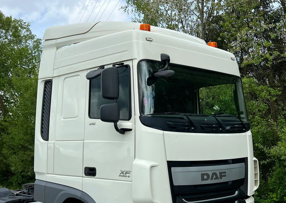 DAF * DAF XF 106 * SPROWADZONY * SUPER STAN CIĄGNIK SIODŁOWY Euro 6 - Sattelzugmaschine: das Bild 3 DAF * DAF XF 106 * SPROWADZONY * SUPER STAN CIĄGNIK SIODŁOWY Euro 6 - Sattelzugmaschine: das Bild 3