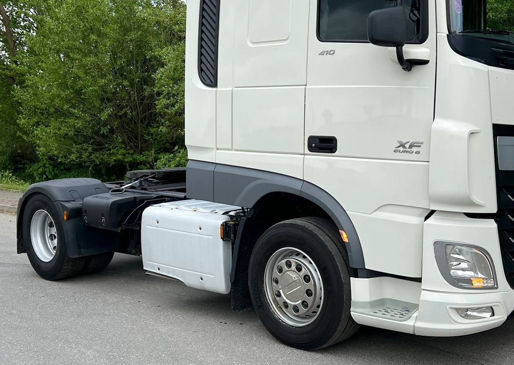 DAF * DAF XF 106 * SPROWADZONY * SUPER STAN CIĄGNIK SIODŁOWY Euro 6 - Sattelzugmaschine: das Bild 4 DAF * DAF XF 106 * SPROWADZONY * SUPER STAN CIĄGNIK SIODŁOWY Euro 6 - Sattelzugmaschine: das Bild 4