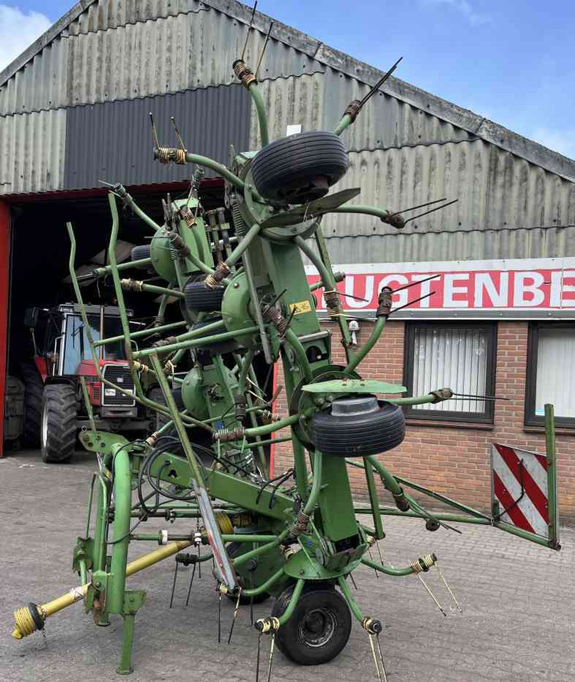 Krone KW 8.80/8 Schudder Tedder Kreiselheuer weidebouwmachines - Heuwender/ Wenderechen: das Bild 3 Krone KW 8.80/8 Schudder Tedder Kreiselheuer weidebouwmachines - Heuwender/ Wenderechen: das Bild 3
