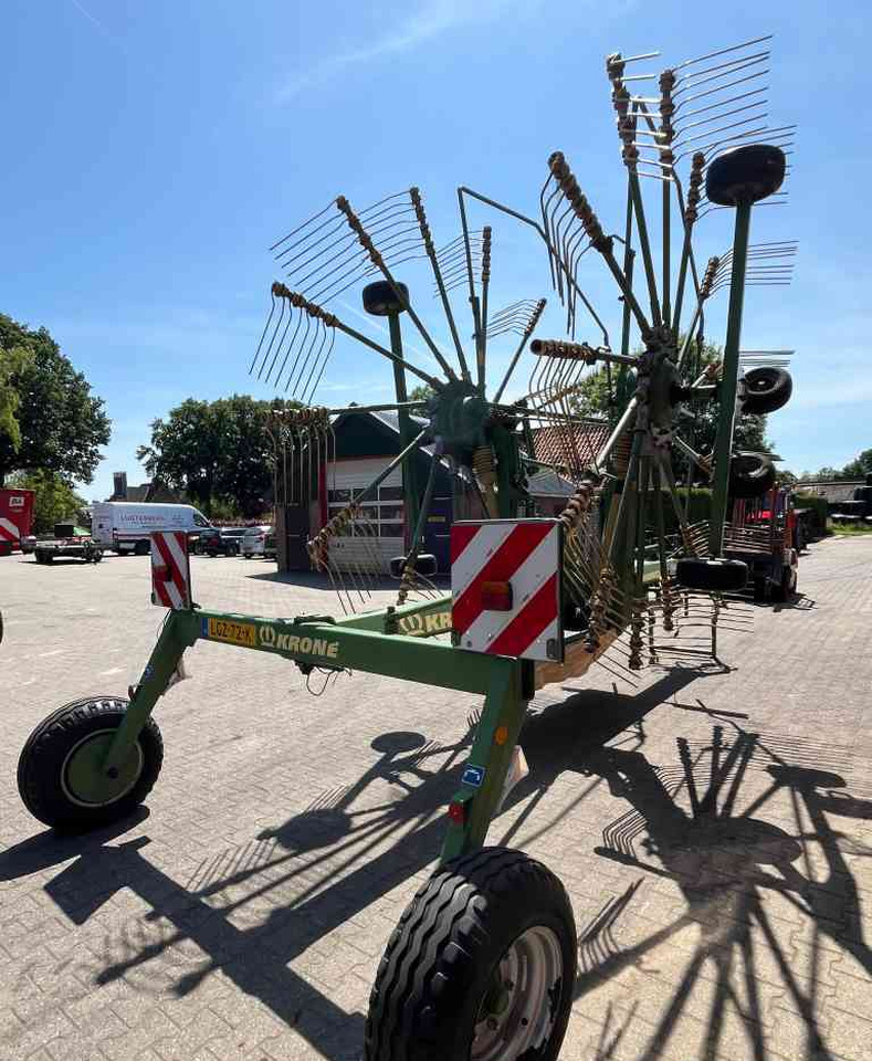 Krone Swadro 900 zwadhark weidebouwmachines - Heuwender/ Wenderechen: das Bild 4 Krone Swadro 900 zwadhark weidebouwmachines - Heuwender/ Wenderechen: das Bild 4