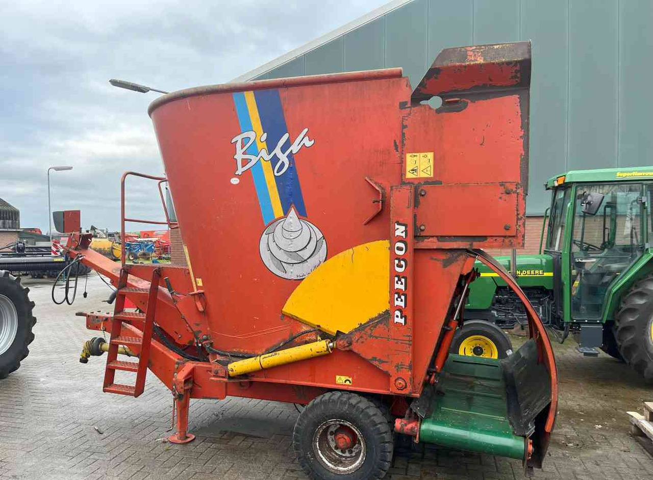 Peecon BIGA 10 voermengwagen, laadklep, voermachines - Futtermischwagen: das Bild 2 Peecon BIGA 10 voermengwagen, laadklep, voermachines - Futtermischwagen: das Bild 2