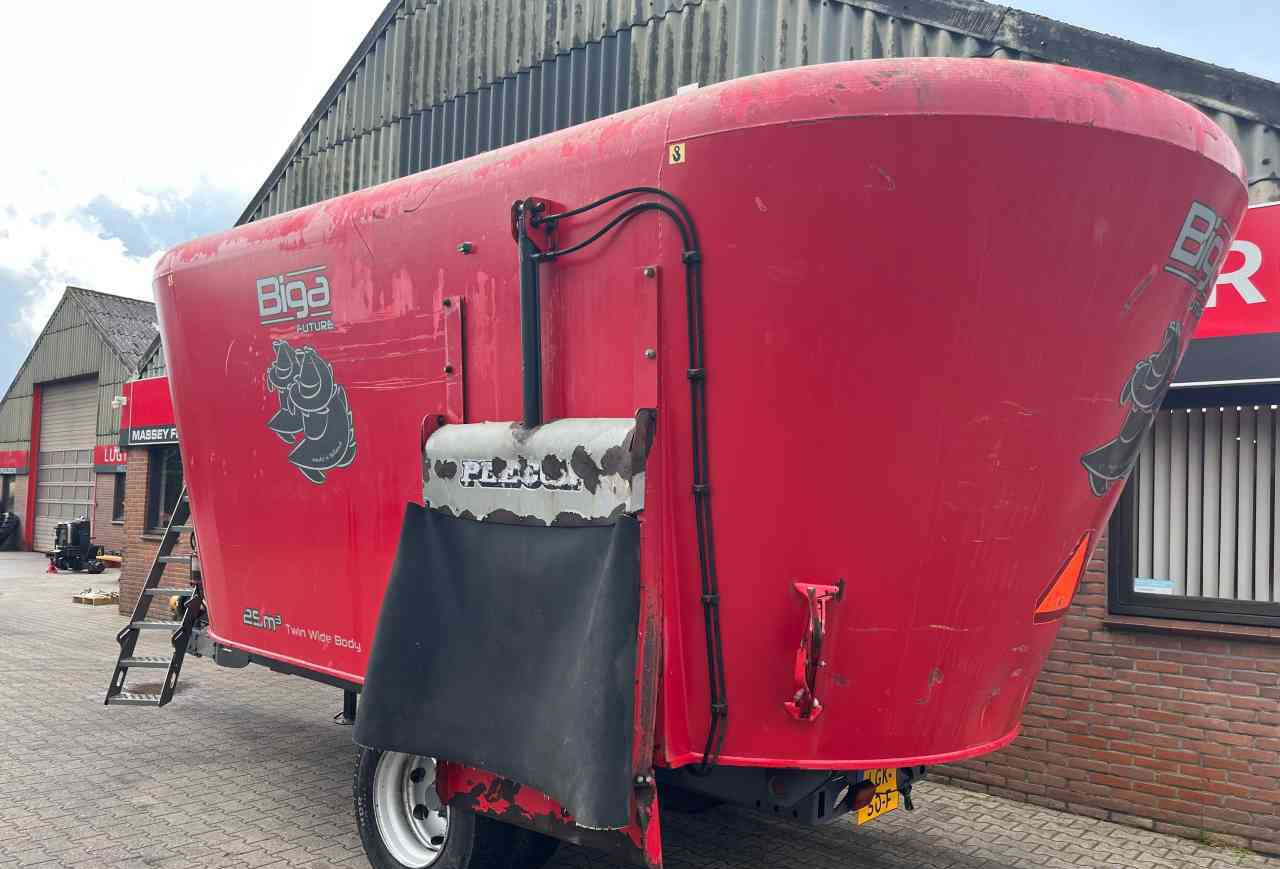 Peecon VME 250 Voermengwagen voermachines - Futtermischwagen: das Bild 5 Peecon VME 250 Voermengwagen voermachines - Futtermischwagen: das Bild 5