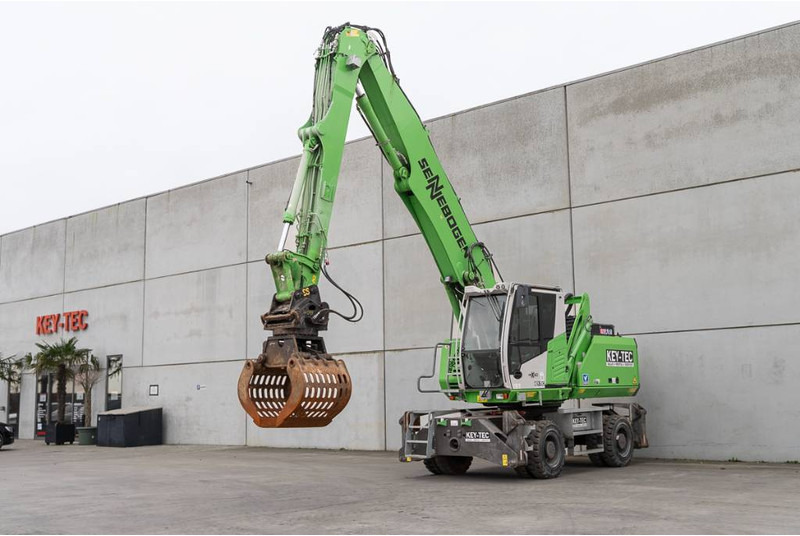 Umschlagbagger Sennebogen 821 E: das Bild 1