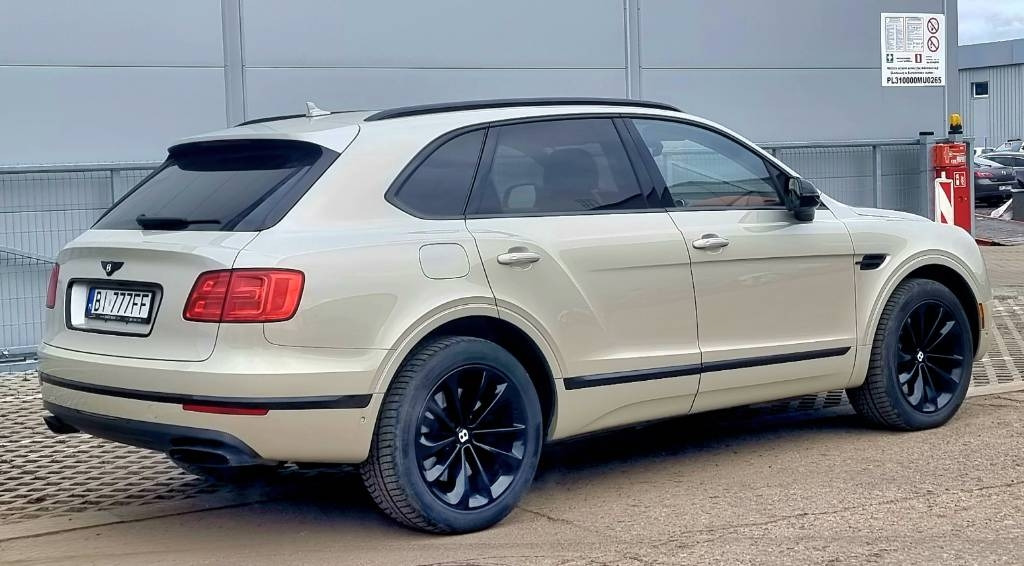 Bentley BENTAYGA 6.0 W12 - PKW: das Bild 5 Bentley BENTAYGA 6.0 W12 - PKW: das Bild 5