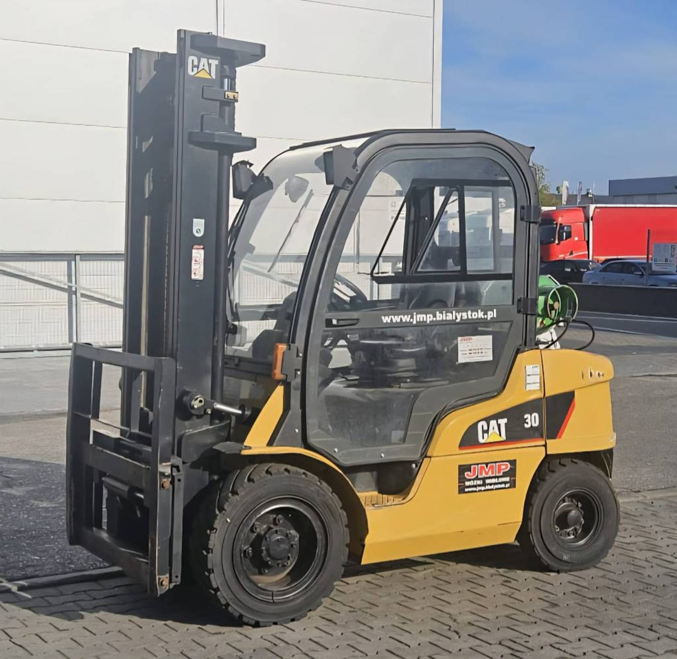 Treibgasstapler CAT GP 30 N: das Bild 6 Treibgasstapler CAT GP 30 N: das Bild 6