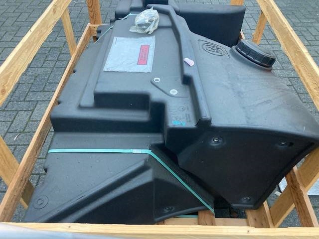New Holland brandstoftank FR hakselaar Fueltank - Kraftstofftank für Landmaschine: das Bild 1 New Holland brandstoftank FR hakselaar Fueltank - Kraftstofftank für Landmaschine: das Bild 1
