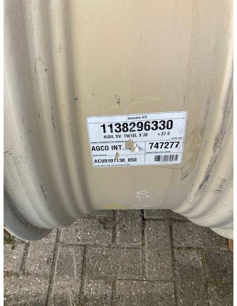 Felgen und Reifen für Landmaschine Valtra 18x38: das Bild 18