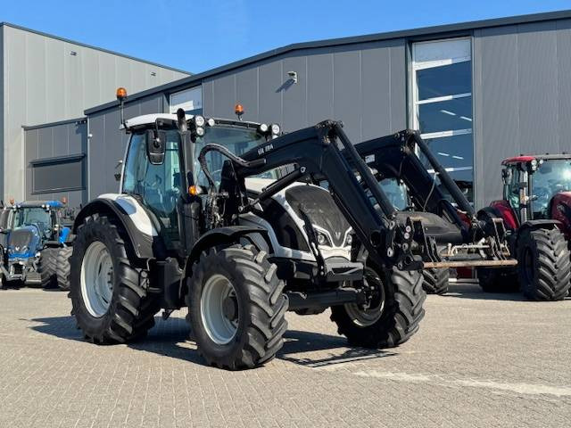 Valtra N104 Hitech5 met voorlader 4700 uur! - Traktor: das Bild 2 Valtra N104 Hitech5 met voorlader 4700 uur! - Traktor: das Bild 2