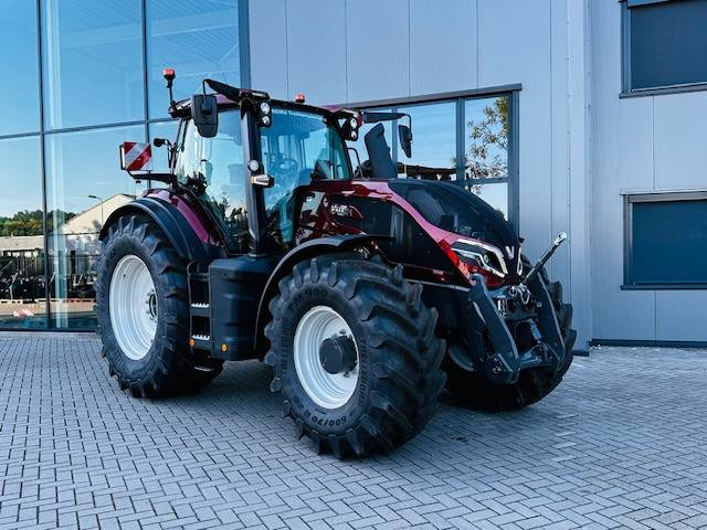 Valtra Q305 DEMO Super Compleet! - Traktor: das Bild 2 Valtra Q305 DEMO Super Compleet! - Traktor: das Bild 2