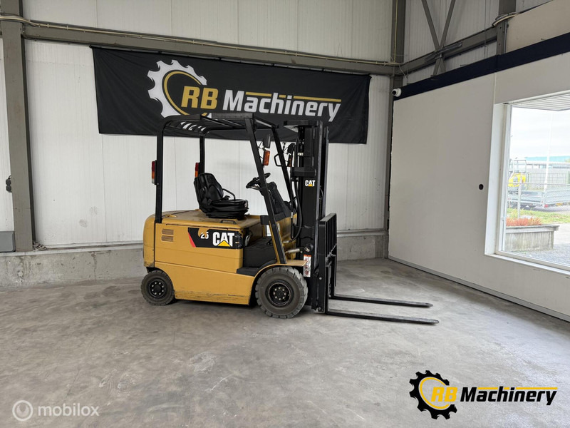 Caterpillar EP25K PAC - Gabelstapler: das Bild 1 Caterpillar EP25K PAC - Gabelstapler: das Bild 1