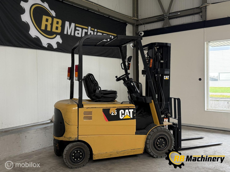 Caterpillar EP25K PAC - Gabelstapler: das Bild 3 Caterpillar EP25K PAC - Gabelstapler: das Bild 3