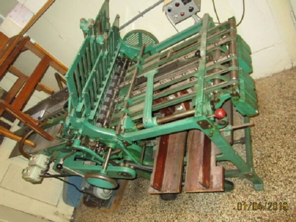 DUX 1295-69 - Falzmaschine: das Bild 1 DUX 1295-69 - Falzmaschine: das Bild 1