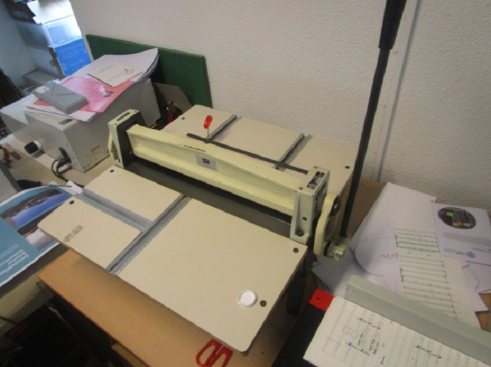HAND RILL- & PERFORIERER MARINER 50 CM - Druckmaschine: das Bild 1 HAND RILL- & PERFORIERER MARINER 50 CM - Druckmaschine: das Bild 1