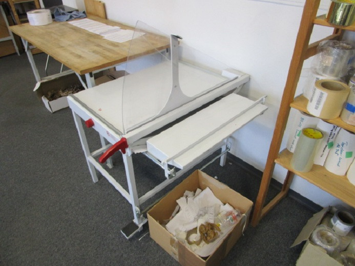 HEBELSCHNEIDER IDEAL 1080 - Papierschneidemaschine: das Bild 1 HEBELSCHNEIDER IDEAL 1080 - Papierschneidemaschine: das Bild 1
