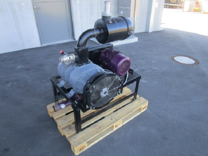 BARRATI VAKUUMPUMPE MIT GESTELL MIT ANSAUGFILTER UND SCHALLDÄMPFER - Industriemaschine: das Bild 2 BARRATI VAKUUMPUMPE MIT GESTELL MIT ANSAUGFILTER UND SCHALLDÄMPFER - Industriemaschine: das Bild 2